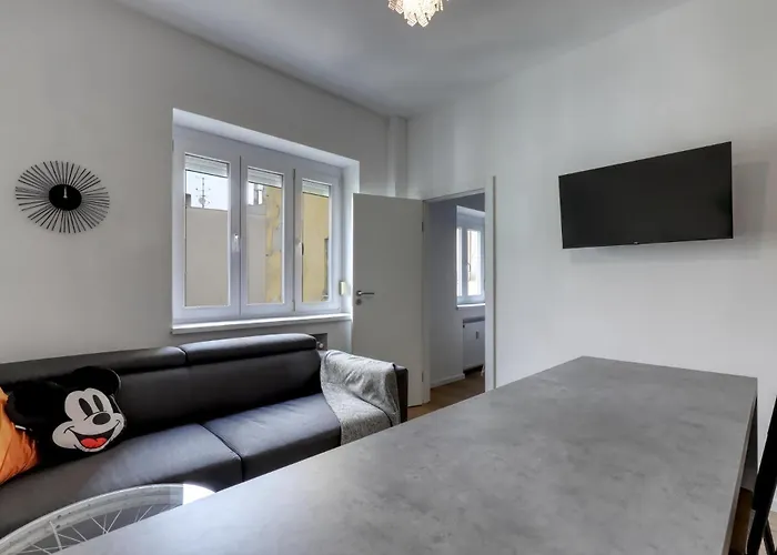 Star Stylish On The Famous Pedestrian Zone