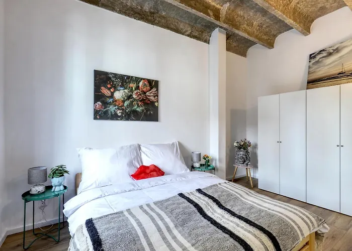 Star Stylish On The Famous Pedestrian Zone